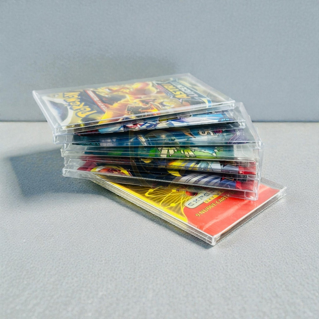 Teca Trasparente semi-rigida Protettiva per Bustine Pokémon, Yu-Gi-Oh!, One Piece, Dragonball, Magic